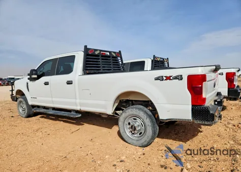 2019 Ford F350 Super Duty z USA, uszkodzony, nr VIN 1FT8W3BT3KEE91048